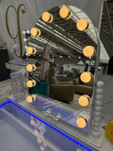 Load image into Gallery viewer, Hollywood 40x45 Arch Mirror