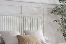Load image into Gallery viewer, Una Warm Stone Bed