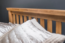 Load image into Gallery viewer, Miami Oak Bed