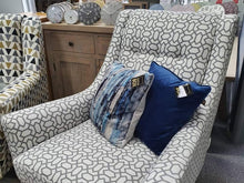 Load image into Gallery viewer, Salute Swivel Chair