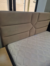 Load image into Gallery viewer, Brooklyn Bed - Mink
