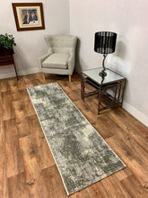 Load image into Gallery viewer, Brooklyn Green Runner
