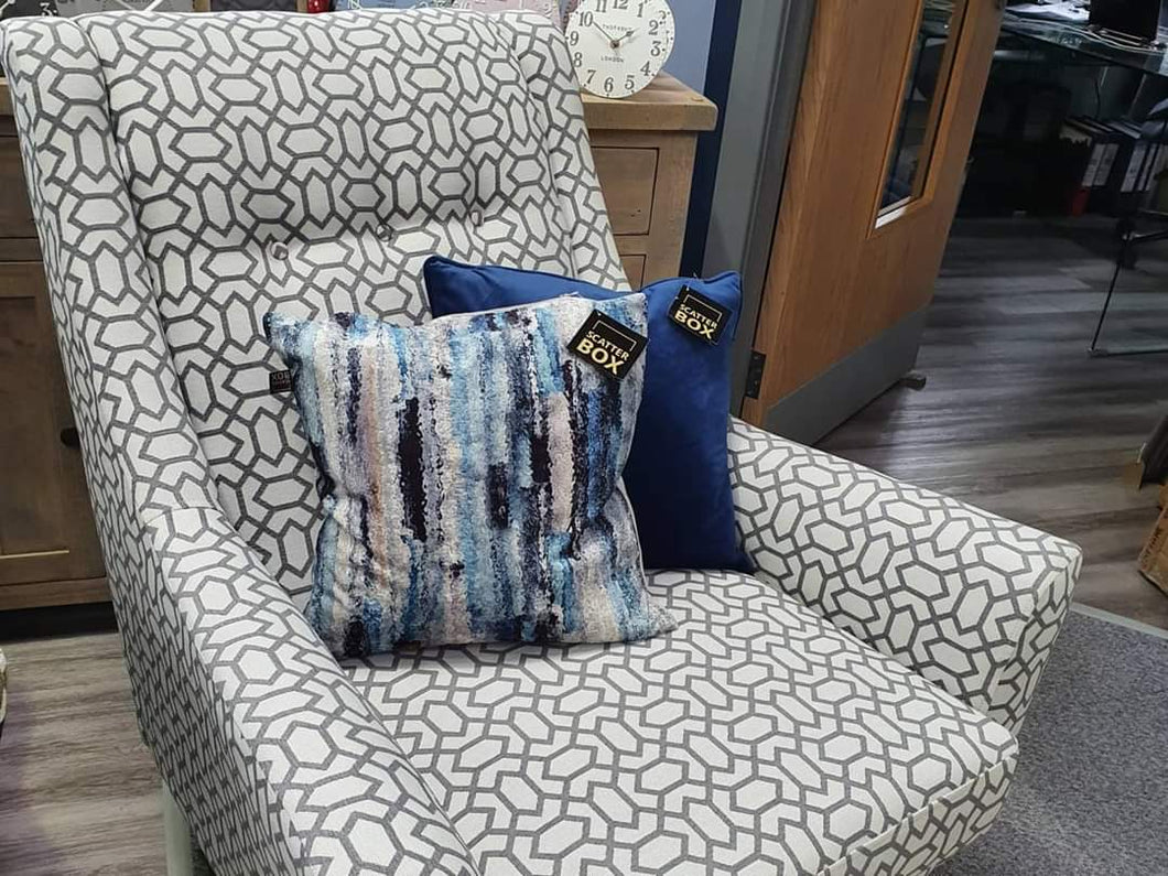 Salute Swivel Chair